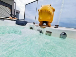 SuperPrivateSPAJacuzzi#UnblockFullySeaView#2bedrooms#Netflix#FreeParking#Balcony#ImperioResindece
